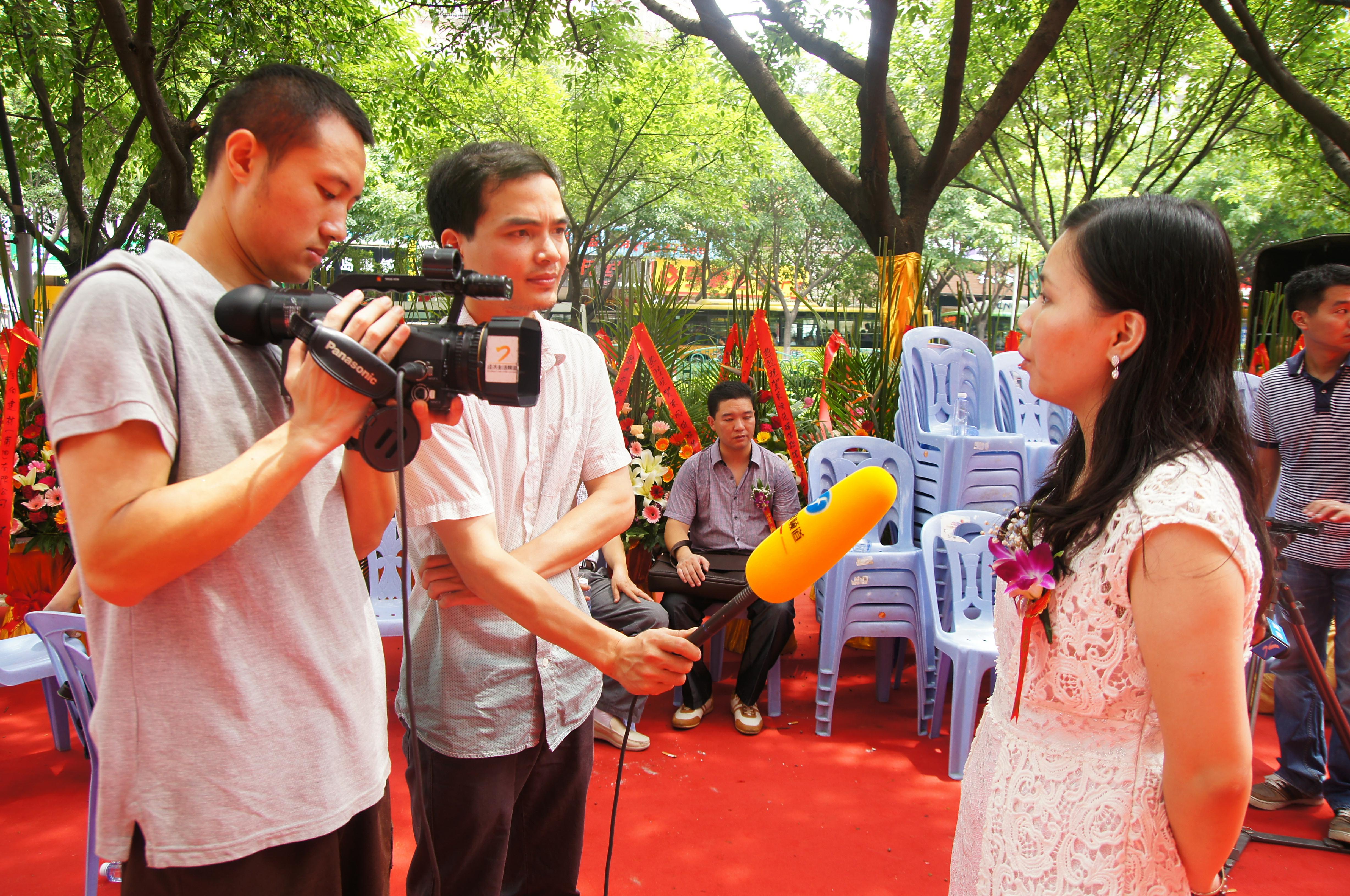 人物志| 东顺涂料洪恩兰：从“涂料妹”到四代接班人的蜕变