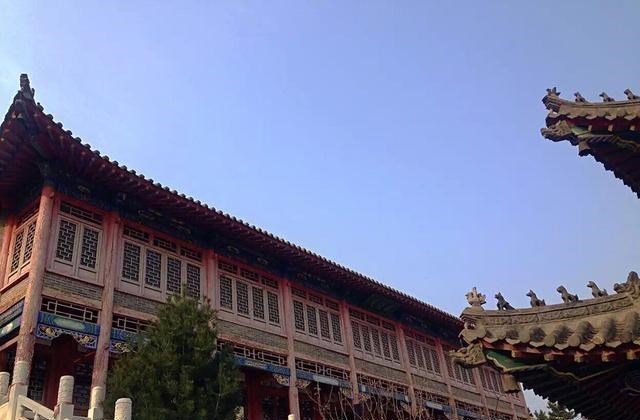 旅行|北京有一良心寺庙，还是园林式，有三百多级阶梯，门票才10元？