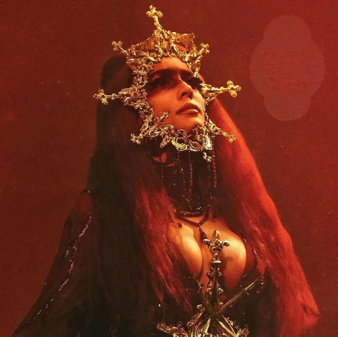 女孩|21岁在舞台上流产，23岁一曲成名获格莱美，网友：酷女孩永不认输