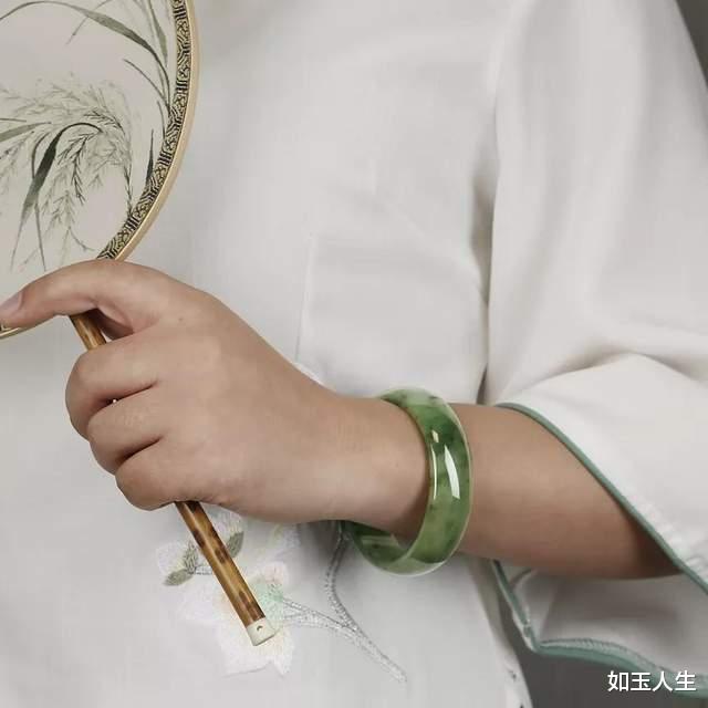 青金石|什么样的和田玉饰品既有中国风,但又不会显得老气?