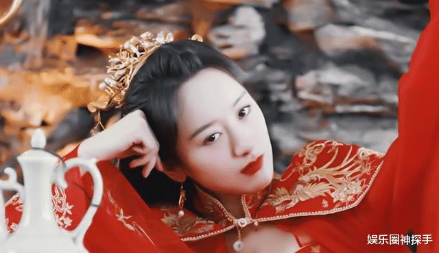 人物设定|别再说袁冰妍“吃老本”了，新剧挑战抑郁患者，人设不讨喜又难演