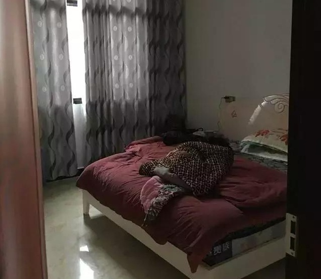 农村男友家的自建大别墅，大门相当霸气，就是厨房笑死人！