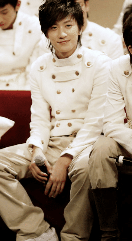 周杰|周杰三度回应指控，发文求放过疑有轻生倾向，网友纷纷留言开导