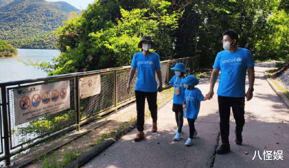 张云龙|郭晶晶霍启刚一家为祖国庆生，8岁霍中曦弹奏国歌，被赞有冠军风采