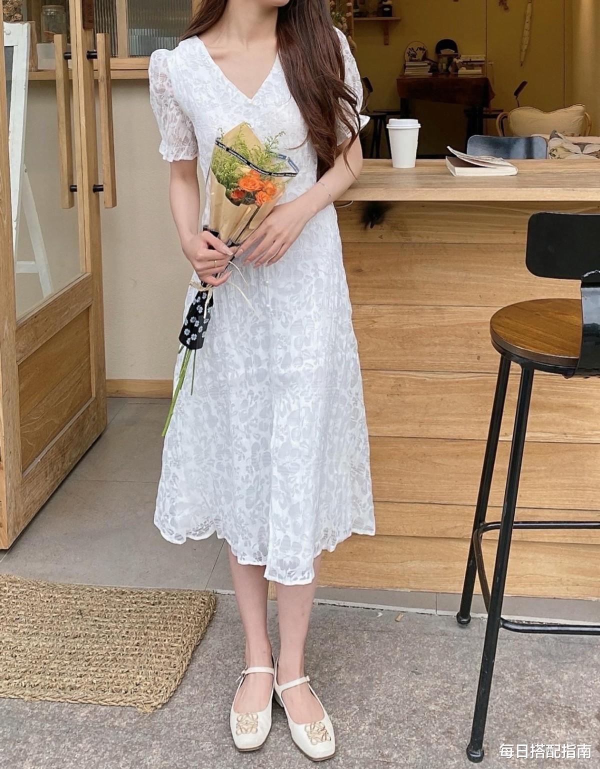裙装|是时候穿裙子了！今夏流行的是“初恋裙”，时髦个性又洋气