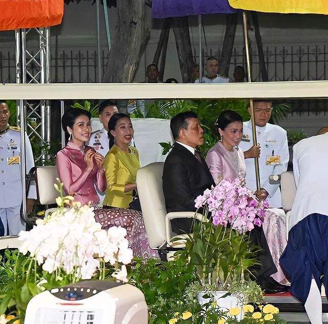 诗妮娜|苏提达连发四连拍美照心情大好！穿粉色太显嫩，诗妮娜还是没能赢