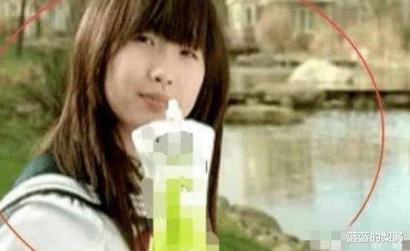 9年前“旺旺果汁”廣告，裡面的小女孩，如今火得一塌糊塗-圖5