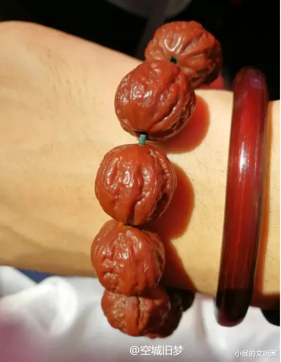 文玩|妥妥玉化红，盘了整个夏天，你的手串怎么样了？