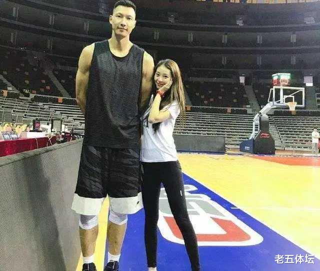 啦啦队|CBA啦啦队颜值巅峰，面容甜美舞蹈劲爆，被誉为最美啦啦队长