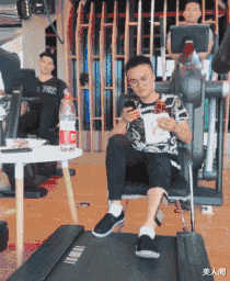 美人阁 小哥，我就想知道你怎么跟你老婆解释哈哈