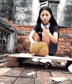 时光了了说说|“躲床底下，被他儿子发现了，我该怎么办？哈哈哈兄弟快跑路吧”，哈哈哈！