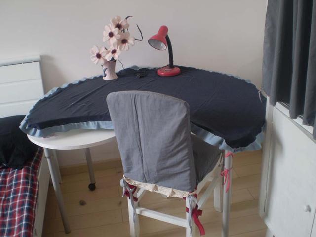 |抠门表嫂3.2万装修新房,满屋破布似灵堂,客厅灯具好瘆人