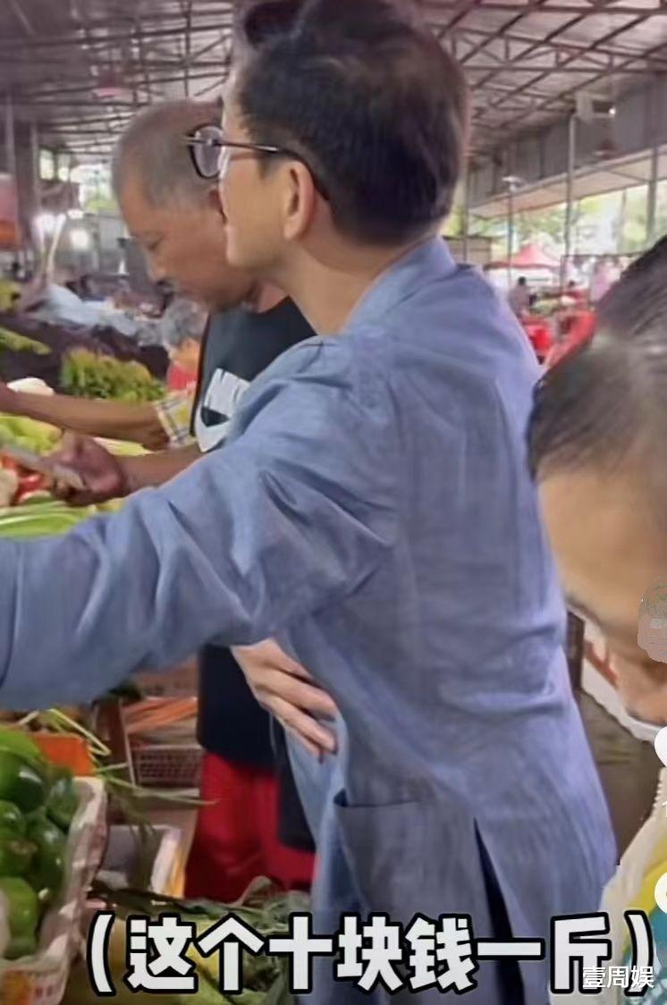 李国麟|香港艺人有多接地气？67岁TVB李国麟去菜市场买菜，真实又搞笑！