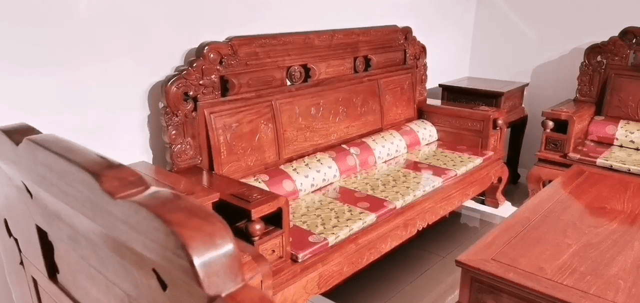 小王话红木|大果紫檀家具该怎么选？虎皮纹or老料