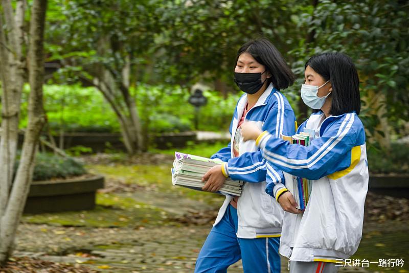 哈佛大学|校外补习班：禁止我们超前超纲上课，学校也这样做，谁来管？