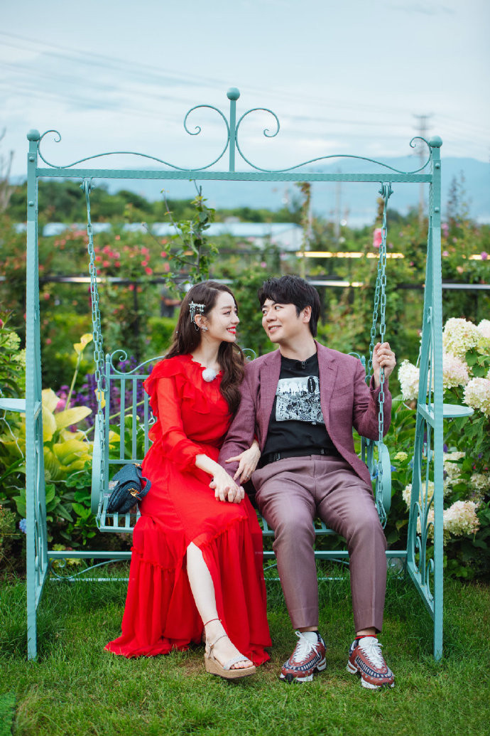 杜淳|离开针织衫的吉娜仍惊艳，穿姨妈裙细腰根本不用P，郎朗一脸傲娇