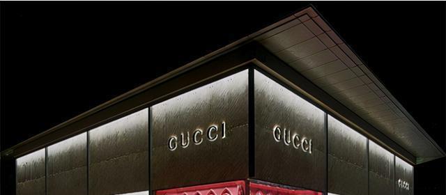 吴京|古驰老板痴恋小31岁女店员，25年地下恋情，终成眷属却阴阳相隔