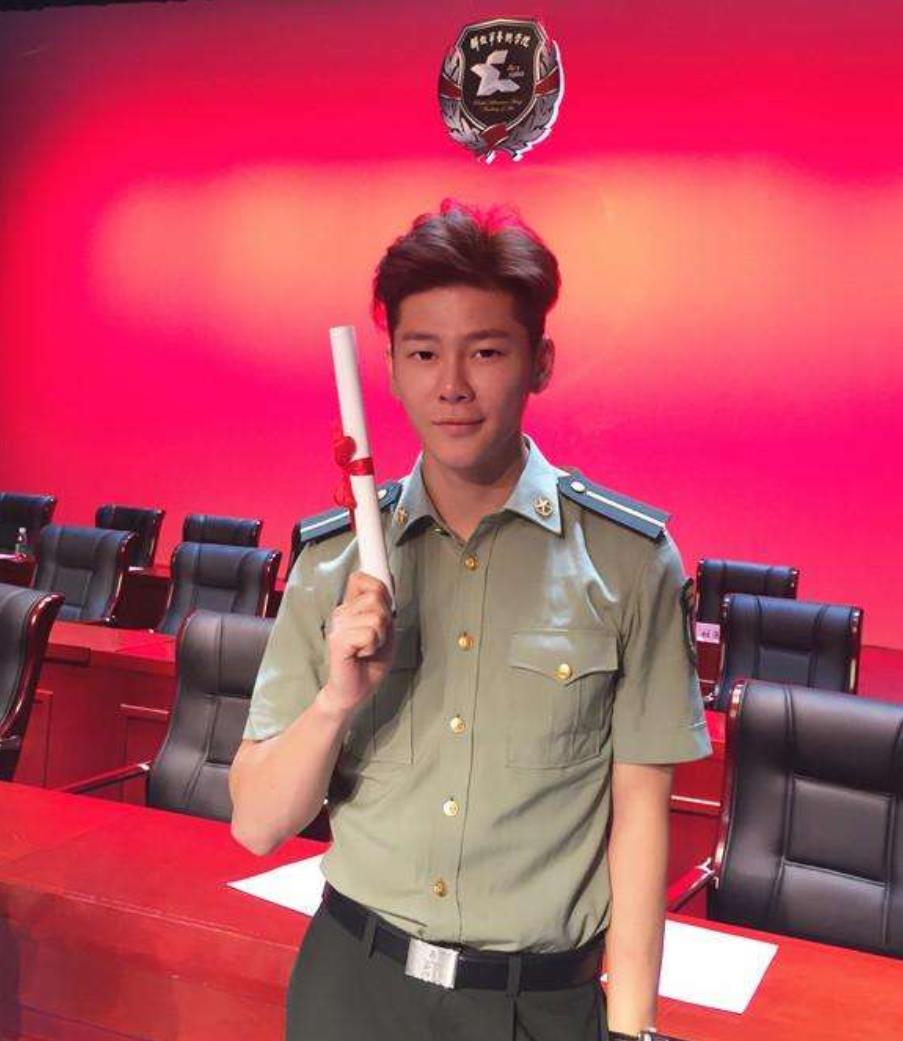 女心理师|军艺校草、专业状元、撞脸李晨的王嘉,因演《女心理师》男二火了