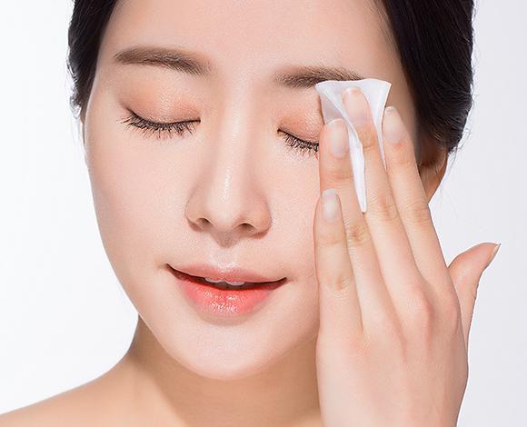 爽肤水 洗脸后，“爽肤水”直接拍？难怪皮肤差，做对这3点，变美不是梦
