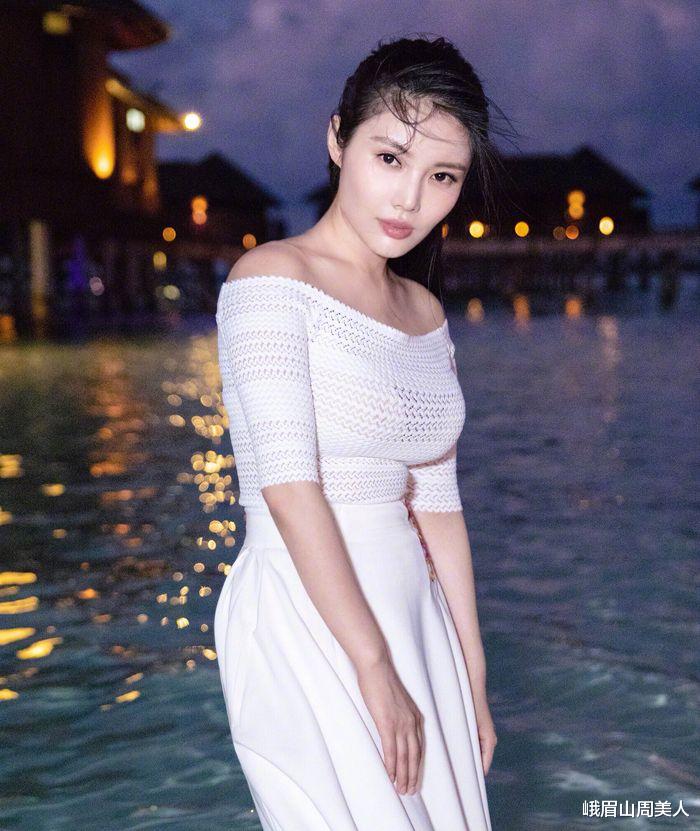 峨眉山周美人|?徐冬冬这身材谁不酸，晒健身照大方秀身材线条，“蜜桃臀”太吸睛