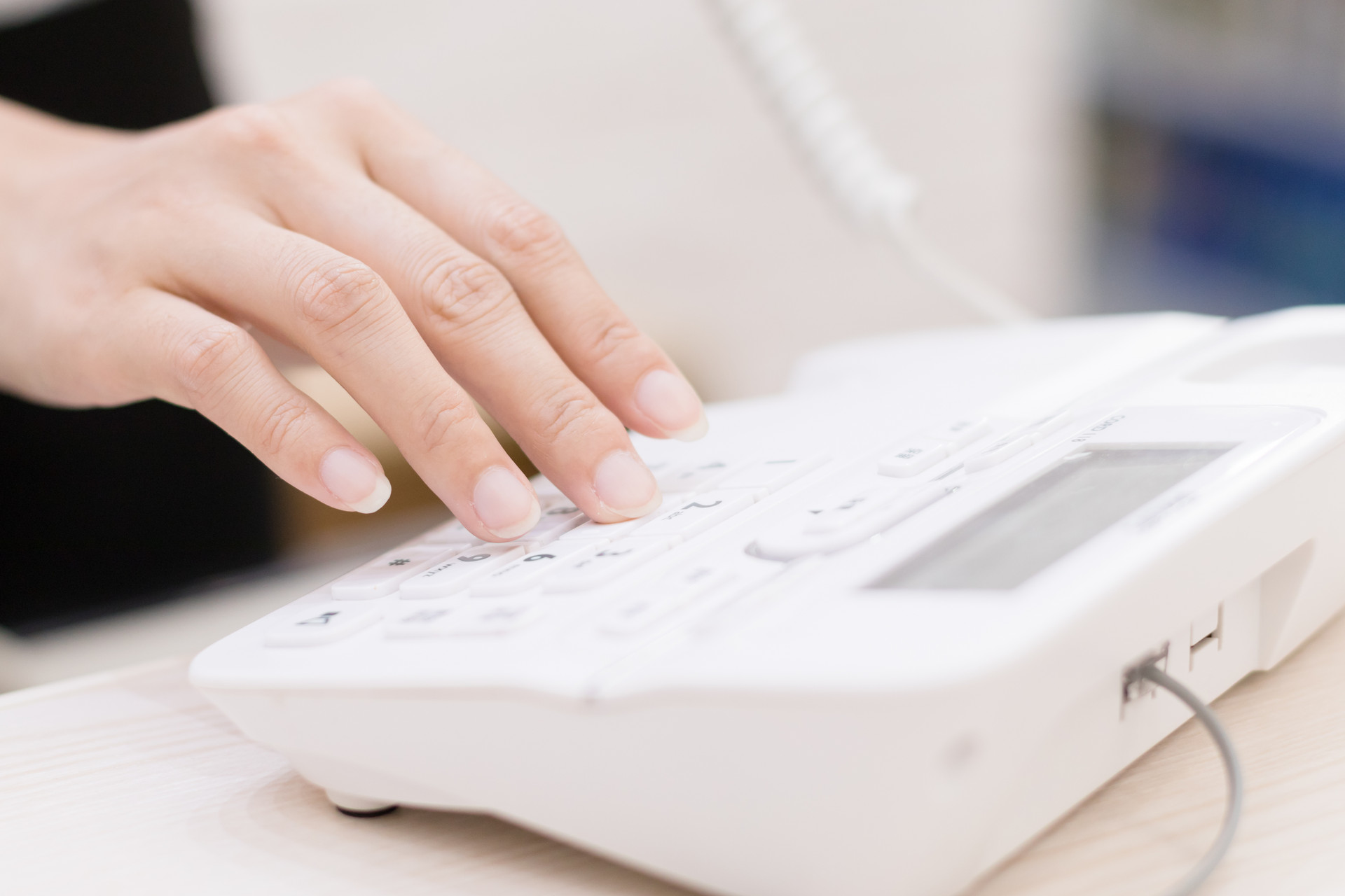 穿衣搭配|领导在办公室接电话，为何电话铃声响两下以上才接？答案都在这里