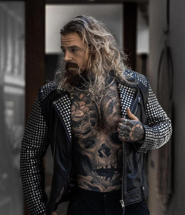 纹身|减掉80kg后,这哥们把自己全身纹上了纹身,有海王内味啊