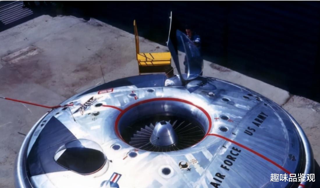 18号机库是UFO研发基地?里面有绿皮肤外星人和人造飞碟?(下)
