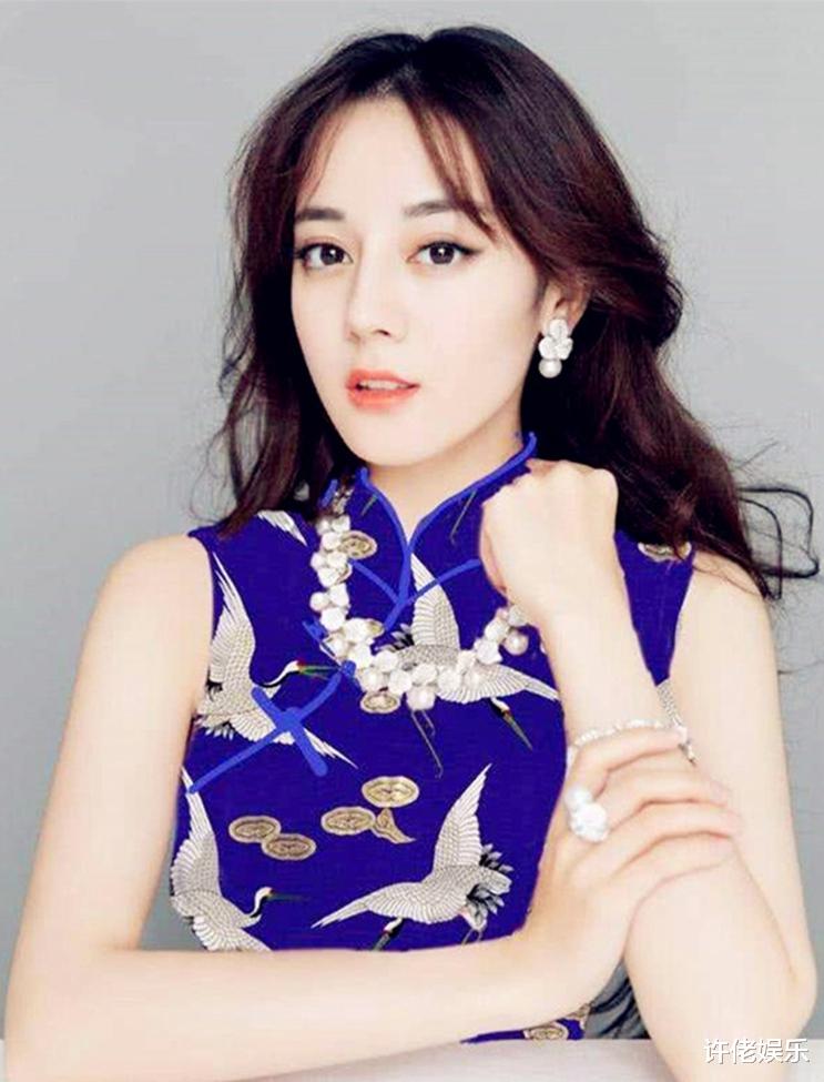 甄嬛传|女星穿旗袍，刘亦菲温婉复古，李沁美若惊鸿，她穿旗袍美哭了网友