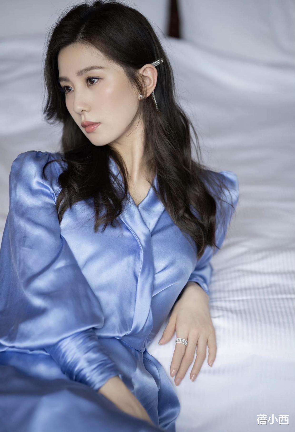 刘诗诗|有一种高级感叫刘诗诗穿真丝连衣裙,明明很简单,她却穿出国际范