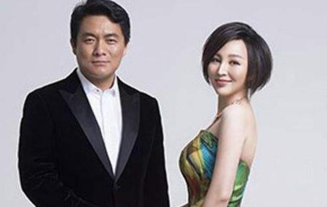 岳丽娜|她19岁与导演私奔，裸婚在地下室生3娃，如今丈夫用7部剧将她捧红