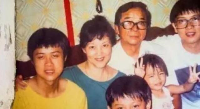 奶豆说育儿|他的生命终止在31岁,未婚妻痴守10年才嫁人,母亲守墓园度余生