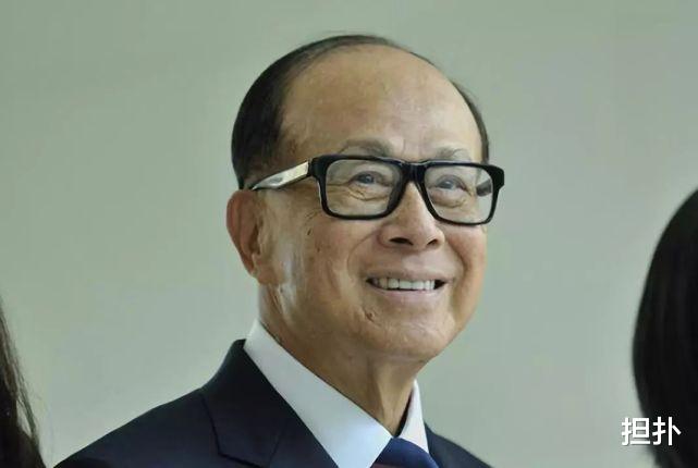 李嘉诚 在英国亏掉千亿后，李嘉诚又跑到美国圈钱，巴菲特合伙人发出警告