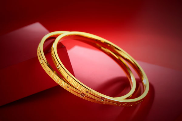 小叶紫檀|金价大跌20%，翡翠作为玉石之王的价格也会跌吗？