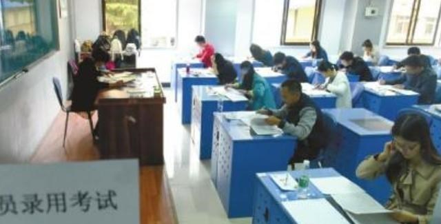 招聘|“无编制”公务员成热门，招聘条件很宽松，薪资待遇有保障