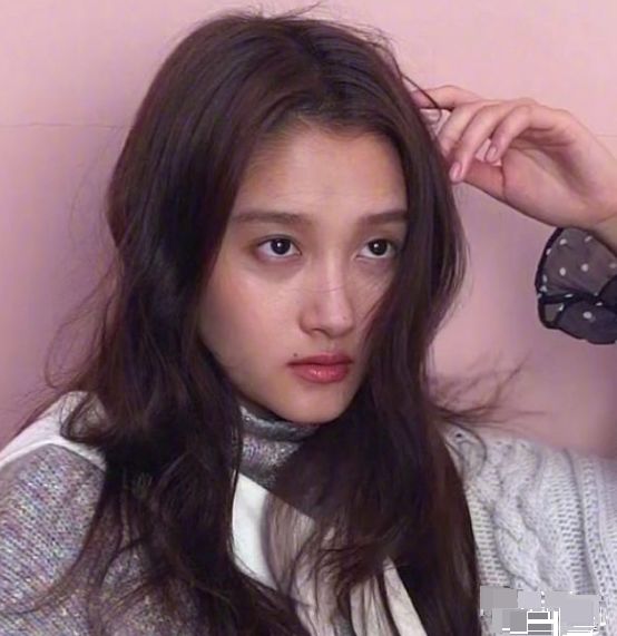 美颜|离开美颜后的明星，王一博憔悴，关晓彤肤色黑，欧阳娜娜发福？