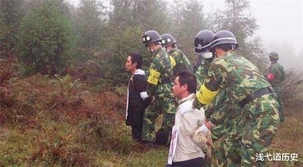 死刑犯 我国的死刑犯在被执行枪决时，为何必须要跪着？原因其实很简单