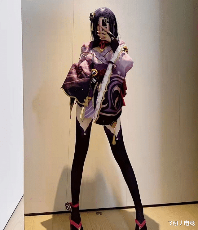 Cosplay|同为Cosplay，腐团儿靠身材吸引观众，反观小钰赢在了气质上