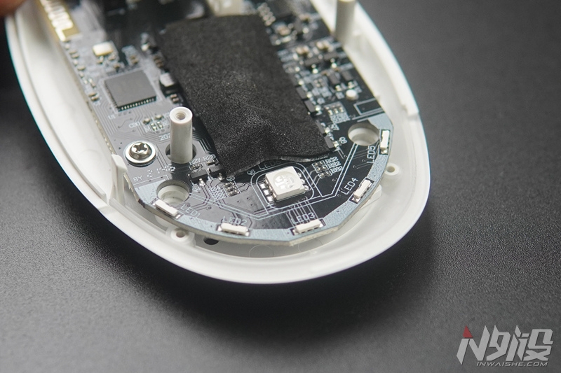 芯片|可换上盖设计 多彩M820猎境者三模无线游戏鼠标体验