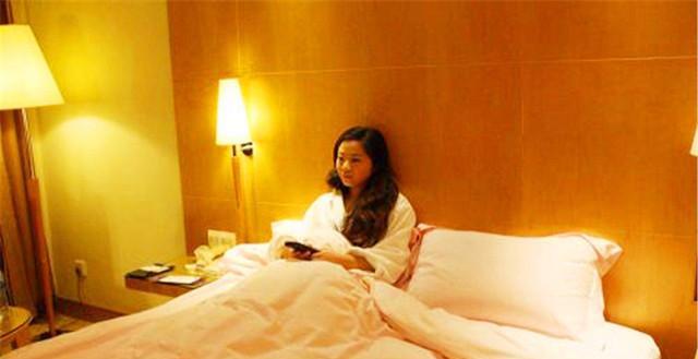 直播平台|揭秘“凶宅试睡员”:工资待遇按分钟计,夜宿凶宅必带一样东西