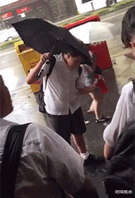 时尚炫点 “无意间发现了老婆和闺蜜的聊天记录，忍不住好奇打开看了一下...”