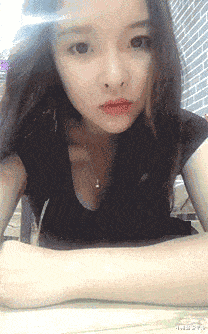 小琳解说星座|小姑娘你后面这是什么东西呢?自拍的时候还是长点心吧秘密都暴露了,哈哈哈哈