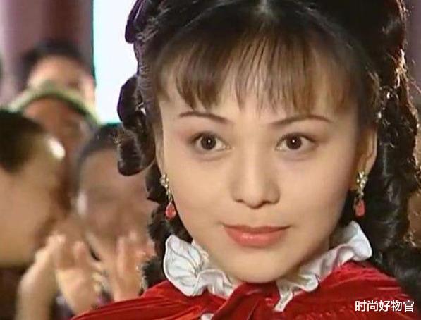 杨幂|50岁“雪姨”太任性，穿芭比粉装嫩意外显露好身材，网友：真美