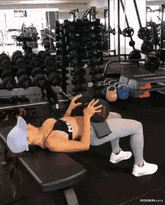 疾病|中国“第一美臀天后”姜黎明！63cm的腰+96cm的臀！是如何练成的