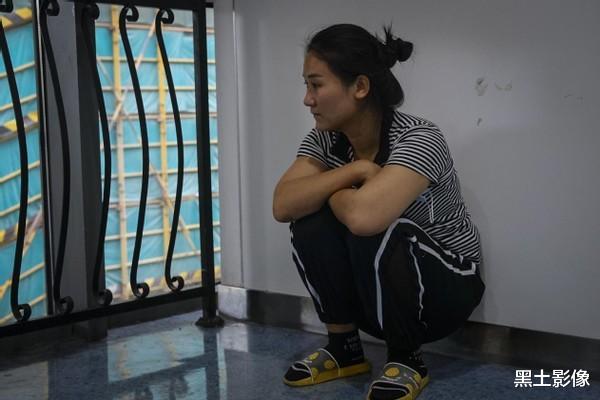 黑土影像 安徽一2岁男童眼睛突然发光疑似猫眼,医生看了后说眼球保不住了