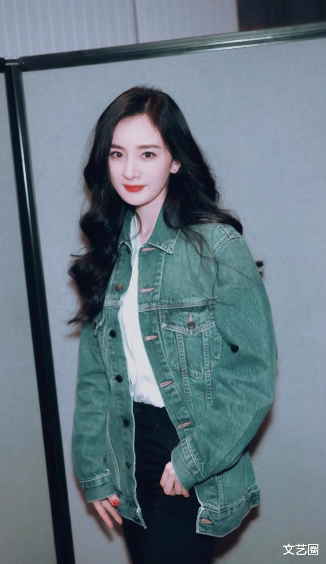 姐姐|女博主称一女星经纪人在直播间喷半瓶香水，该女星此前被网红怼过