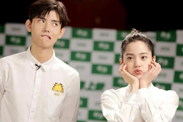 欧阳娜娜|不是吧，他俩这是偷偷恋爱了？