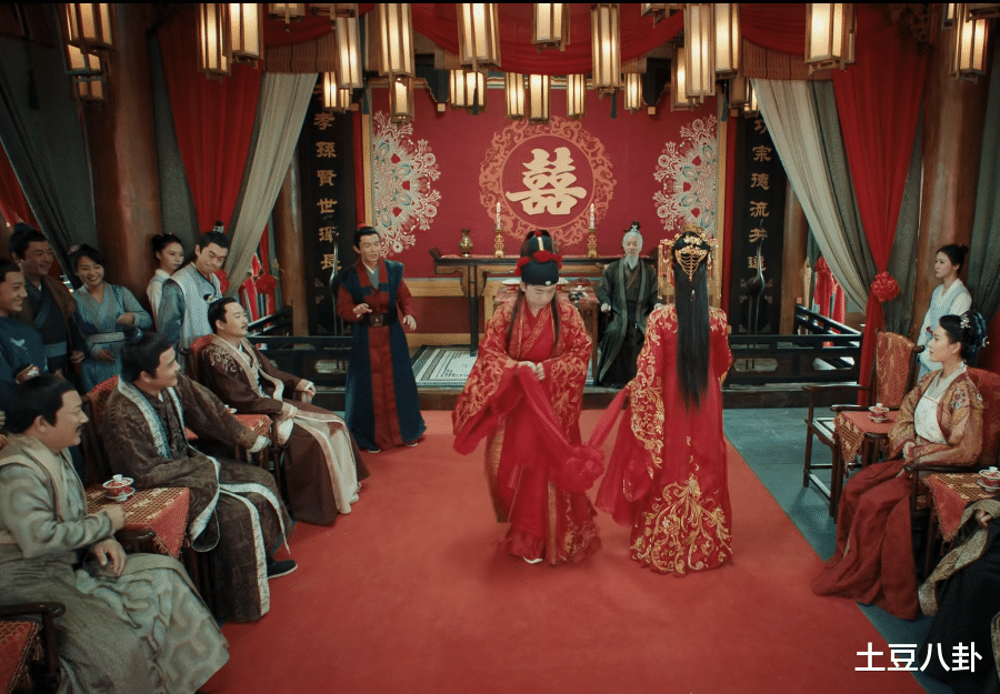 赘婿|《赘婿》一口气看完八集，笑得肚子疼，观看时请注意周边环境防止被误会