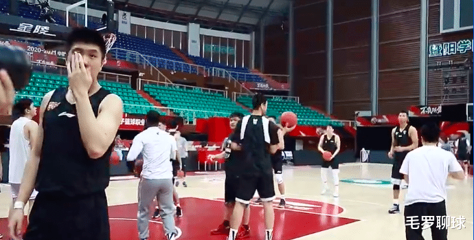 易建联|总决赛前易建联爆发，50秒10中9手感火热！CBA官方却宣布他坏消息