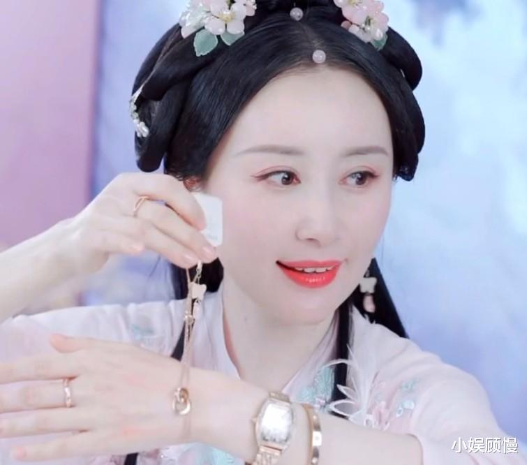 舒畅|看完舒畅直播的成绩，就明白她为啥不拍戏了，毕竟赚得真不如带货