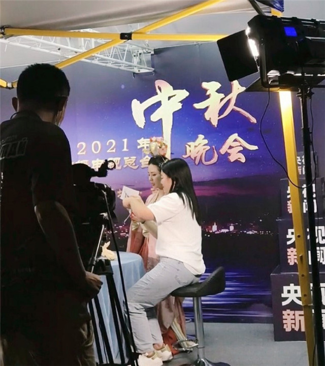 刘诗诗|刘诗诗中秋晚会路透曝光，时隔五年再扮古装造型，似嫦娥仙子